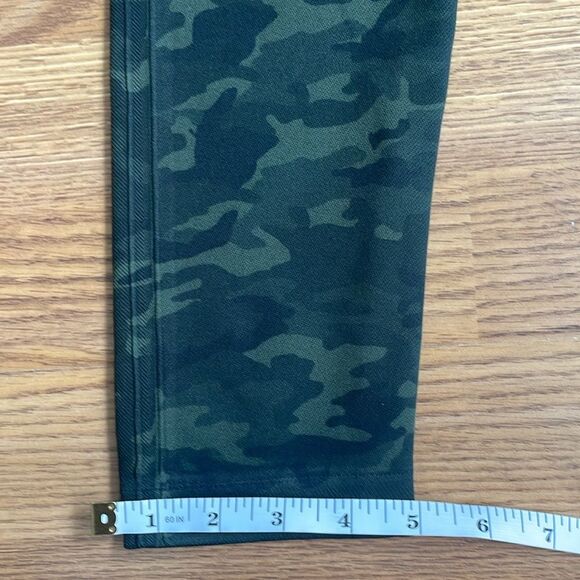 Spanx Look At Me Now Camo Green Leggings Size XL NWOT - Picture 7 of 13